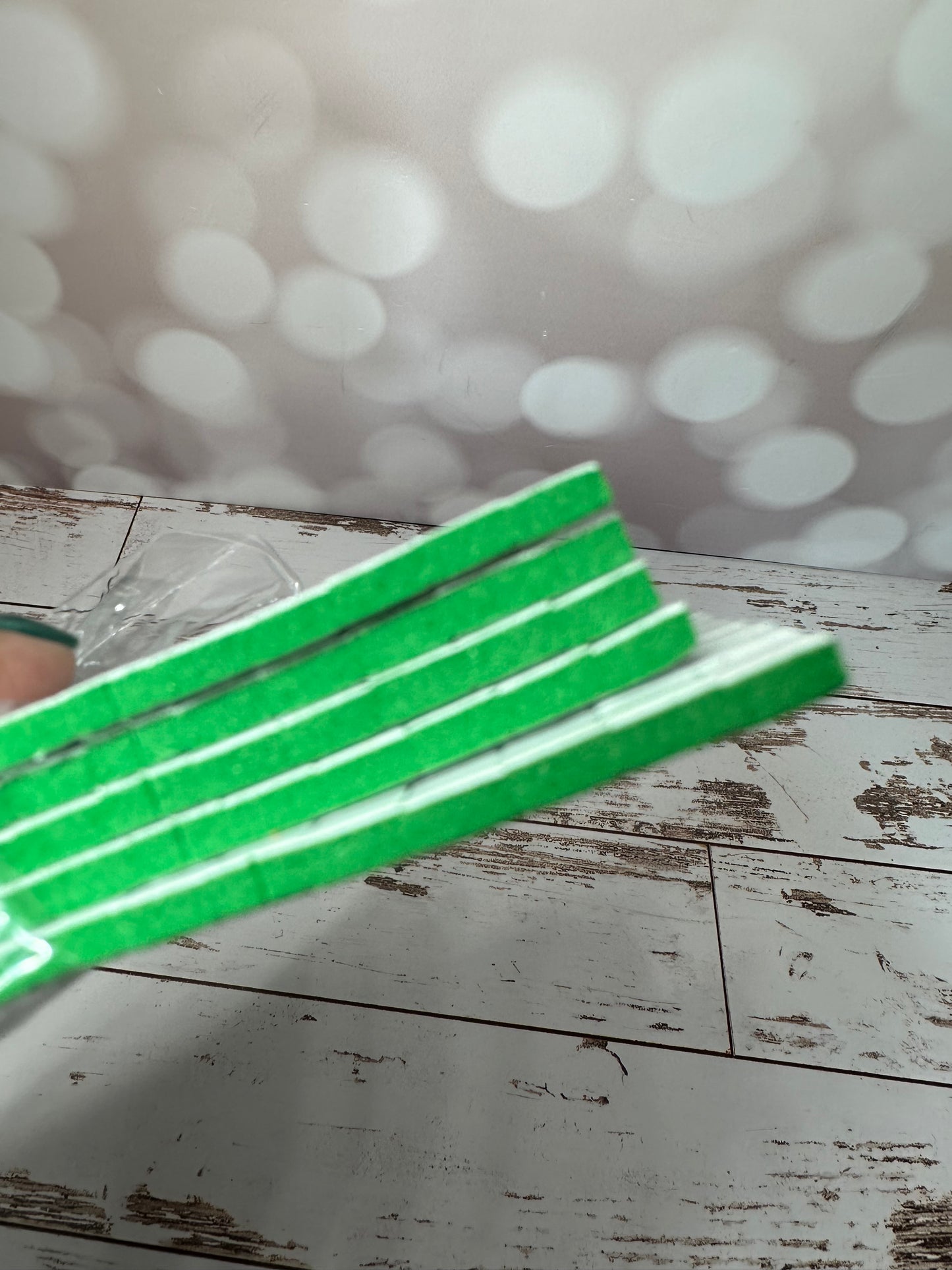 Hojas cuadritos de foamie adhesivo de colores (5 hojas pk)