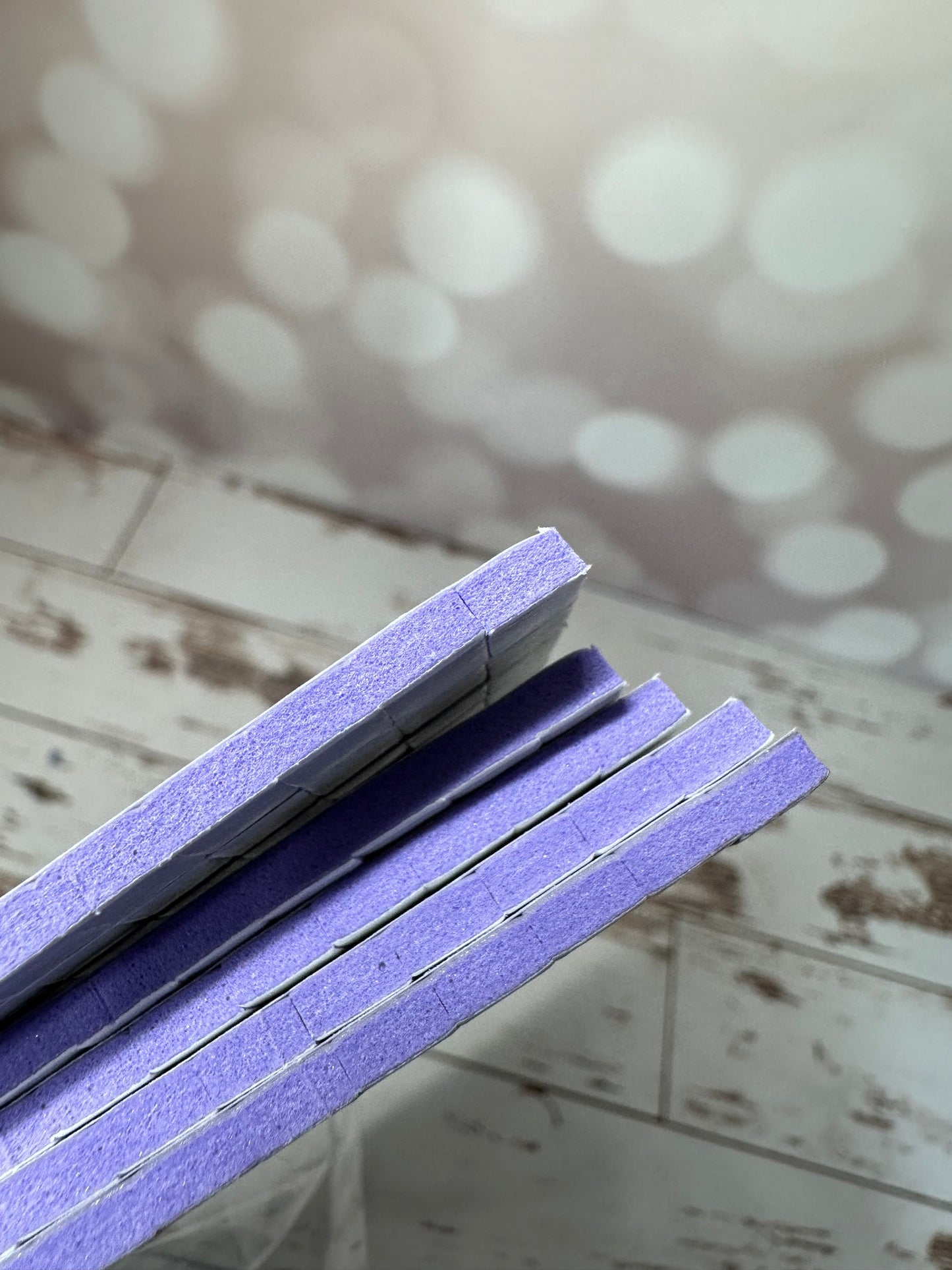 Hojas cuadritos de foamie adhesivo de colores (5 hojas pk)