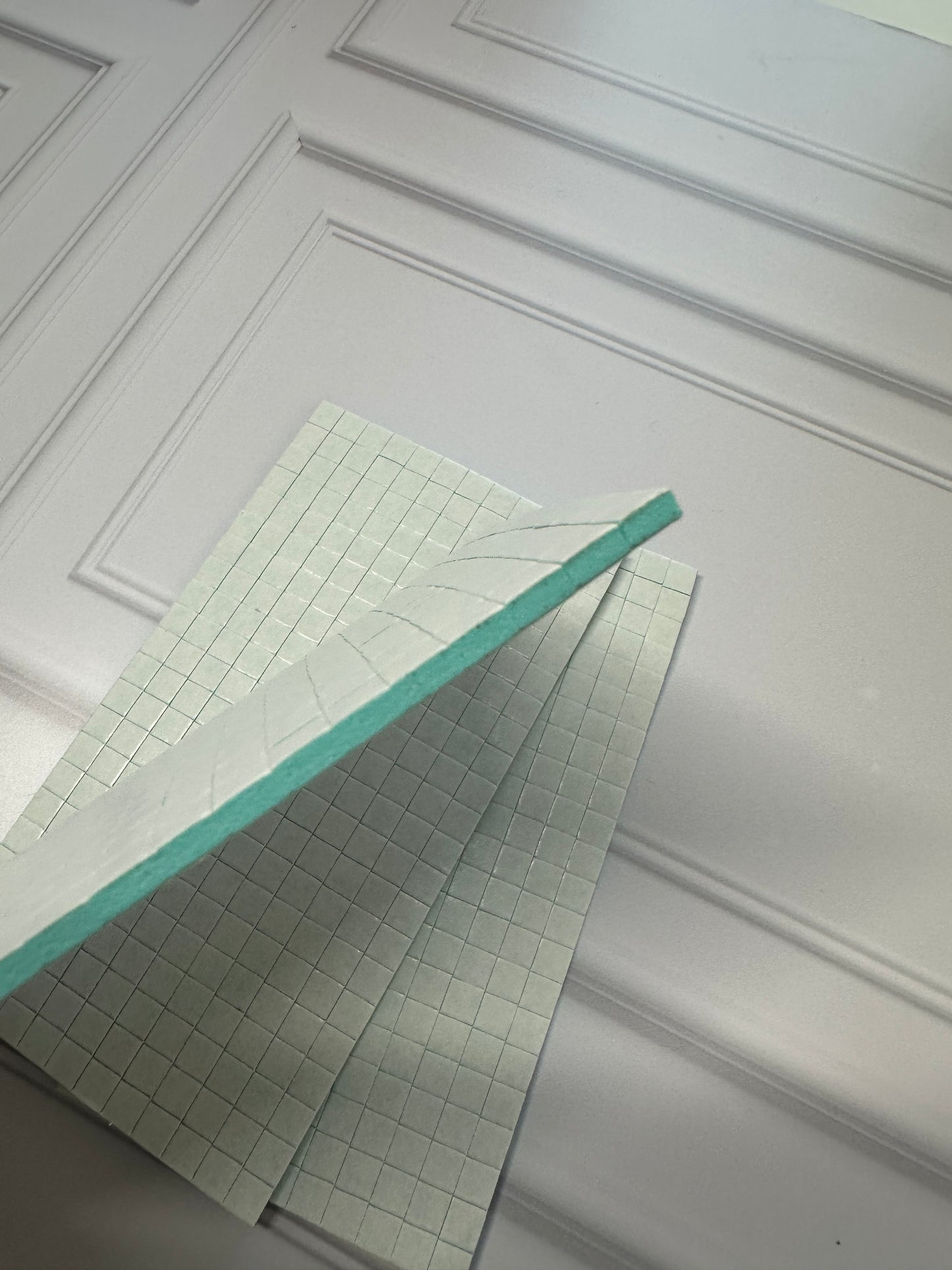 Hojas cuadritos de foamie adhesivo de colores (5 hojas pk)